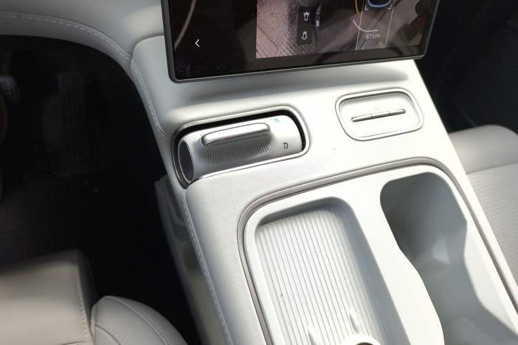 Used Nio ES6 2024 75 kWh Gear Lever