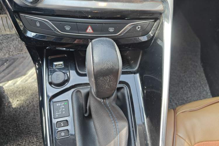 Used Peugeot 308 2016 1.6L Automatic Luxury Edition
