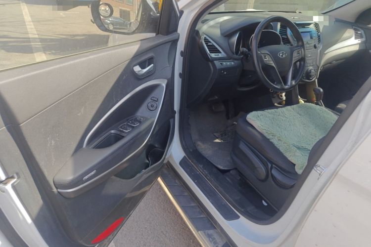 Used Hyundai Santa Fe 2013 2.4L Automatic 2WD Comfort Edition Driver Seat