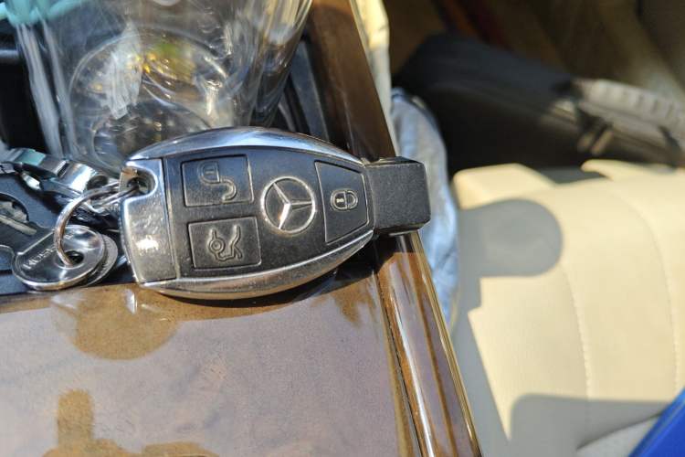 Used Mercedes-Benz E-Class 2015 E 200 L Vehicle Key