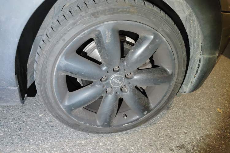 Used MINI Clubman 2018 1.5T COOPER Racing Driver Right Front Wheel Hub