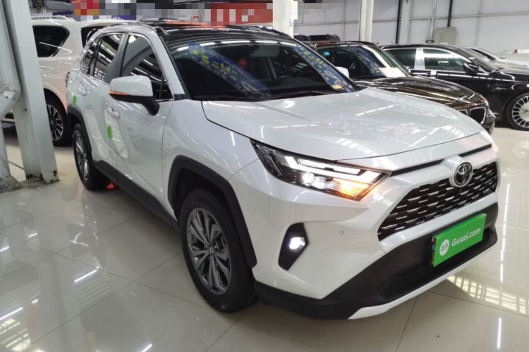 Used Toyota RAV4 2023 2.0L CVT Two-Wheel Drive Fashion Plus Edition Front Right 45 Deg