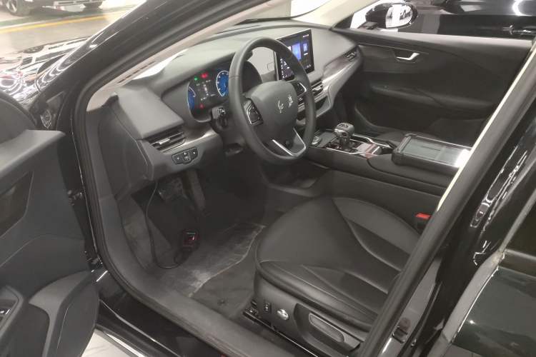 Used Hongqi E-QM5 2021 Charging Version Flagship Edition Driver Seat