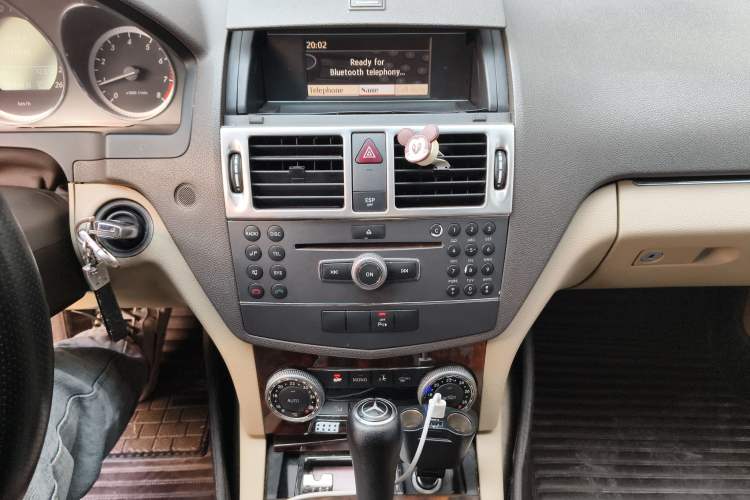 Used Mercedes-Benz C-Class 2010 C 200 CGI Elegance Model Audio And AC Panel