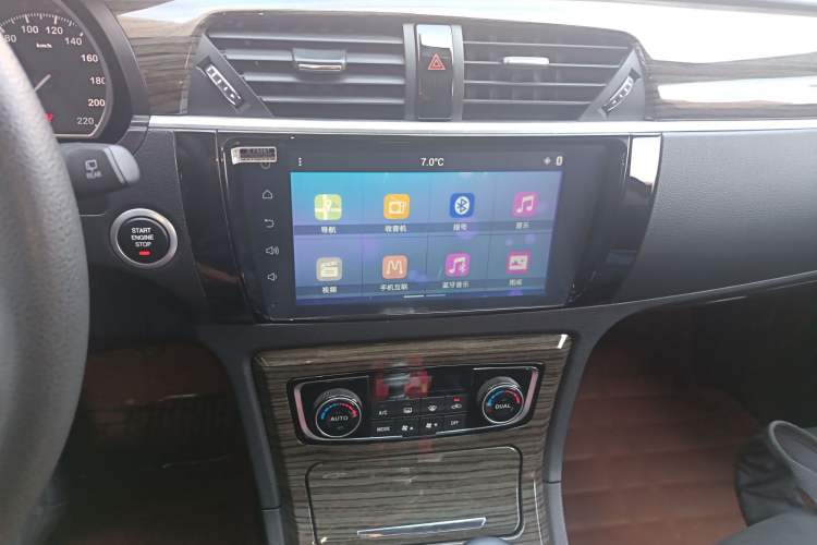 Used Zotye T600 2015 1.5T Manual Flagship Model Audio And AC Panel