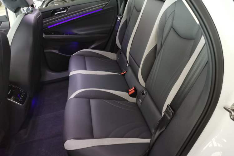 Used Volkswagen ID.7 VIZZION 2024 PRO Model Left Rear Seat