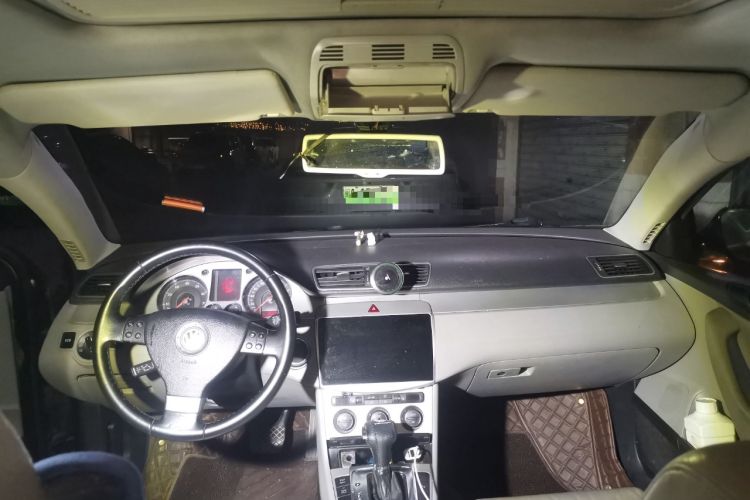 Used Volkswagen Magotan 2011 1.8TSI DSG Comfort Model Headliner