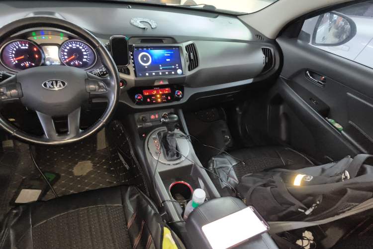 Used Kia Sportage R 2015 2.0L Automatic Two-Wheel Drive DLX Model
