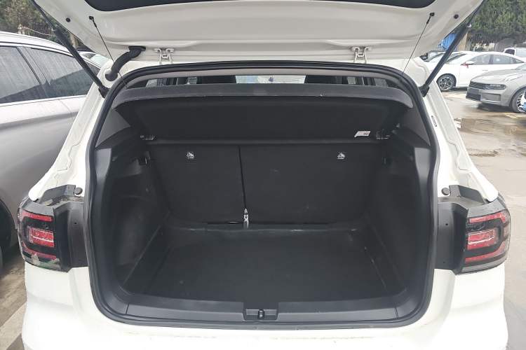 Used Volkswagen Tacqua 2020 1.5L Automatic Yue
