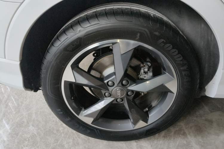 Used Audi Q3 2020 35 TFSI Fashion Dynamic Model