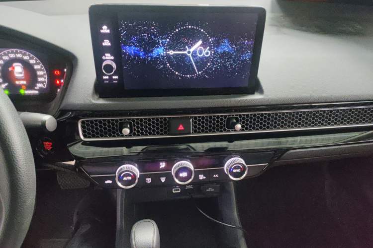 Used Honda Civic 2023 240TURBO CVT Dynamic · Center Stage Special Edition
