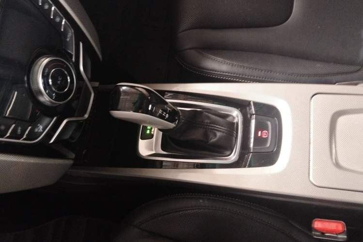 Used Luxgen U6 SUV 2015 1.8T Fashion Edition Gear Lever