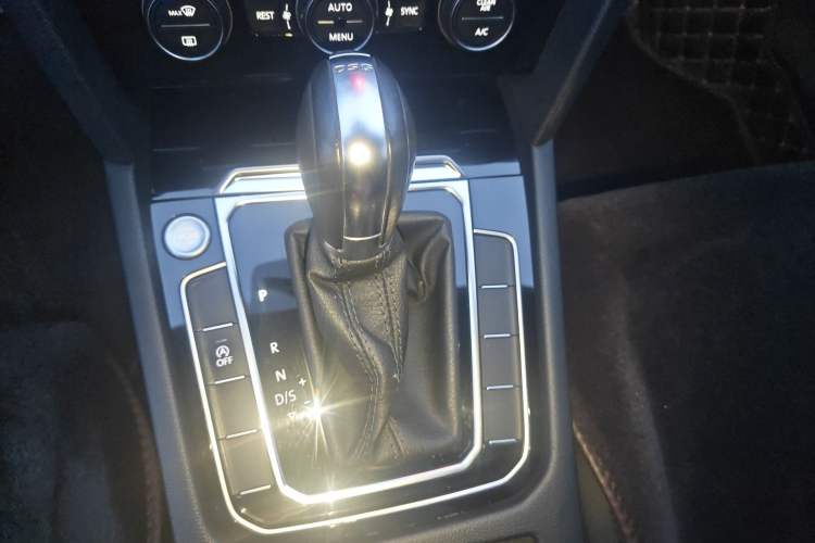 Used Volkswagen Magotan 2019 330TSI DSG Luxury Model China V Standard Gear Lever