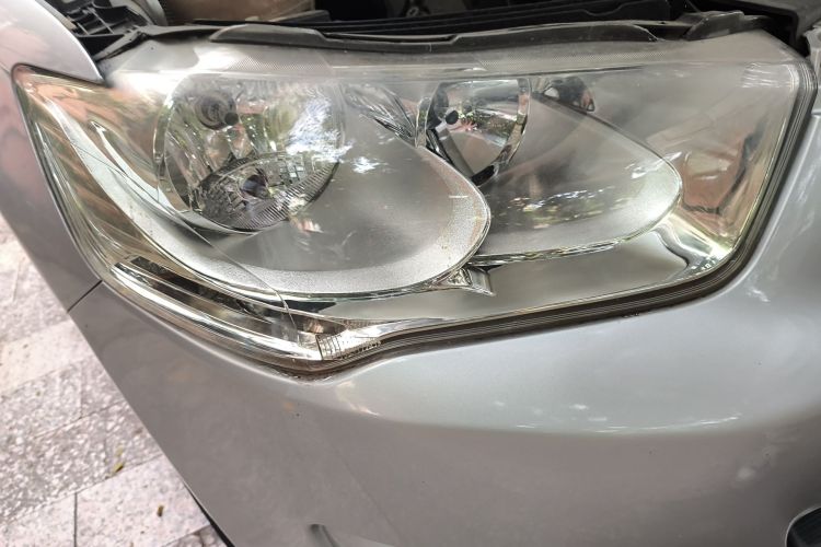 Used Citroen Elysee 2015 Zhishang Edition 1.6L Manual Fashion Model Right Front Headlight