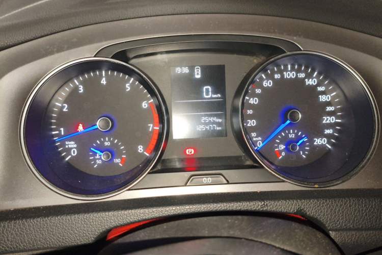 Used Volkswagen Golf 2014 1.6L Manual Fashion Edition