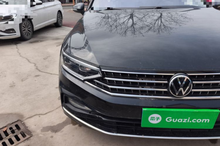 Used Volkswagen Magotan 2023 2 Million Units Limited Edition 330TSI DSG Leading Version Right Front Headlight