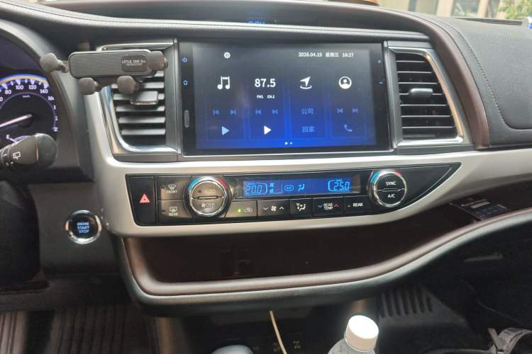 Used Toyota Highlander 2018 2.0T Four-Wheel Drive Prestige Version 7 Seats China V Emission Standard Audio And AC Panel