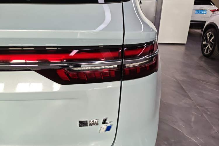 Used Geely Auto Monjaro L 2022 1.5T Leishen Hi·F Plug-in Hybrid Super Xun Right Rear Taillight