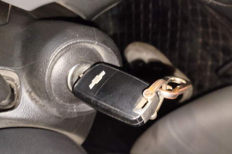 Used Chevrolet Aveo Sonic 2011 Sedan 1.4L MT SL