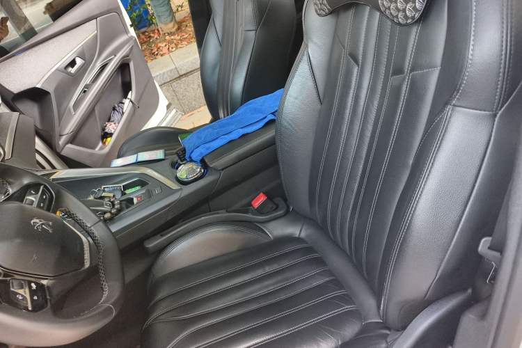 Used Peugeot 5008 2017 380THP 7-Seater Luxury Edition Left Front Seat