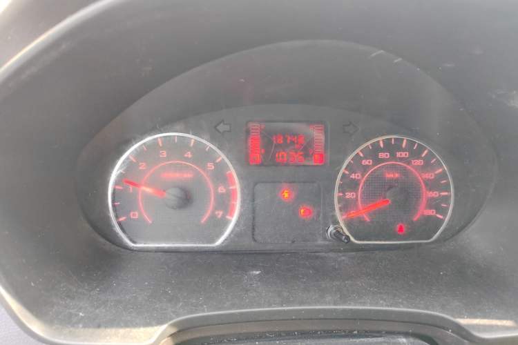 Used Wuling Hongguang V 2022 1.5L Jingqu Version Hydraulic Power Steering LAR