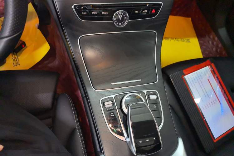 Used Mercedes-Benz C-Class 2018 C 200 L Sport Edition Gear Lever