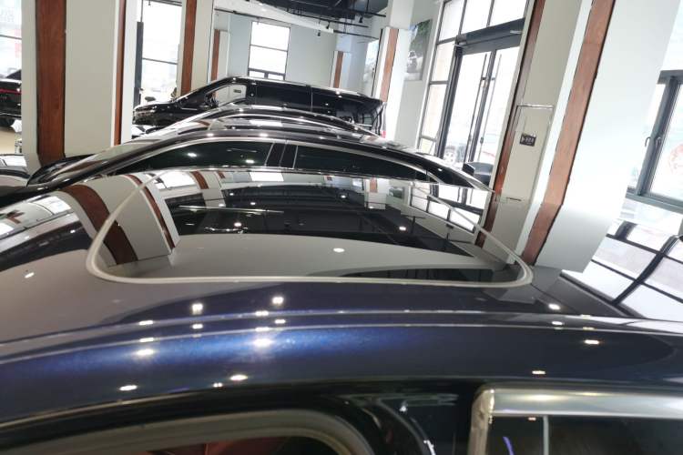 Used BMW 5 Series 2022 Second Facelift 525Li M Sport Package Roof