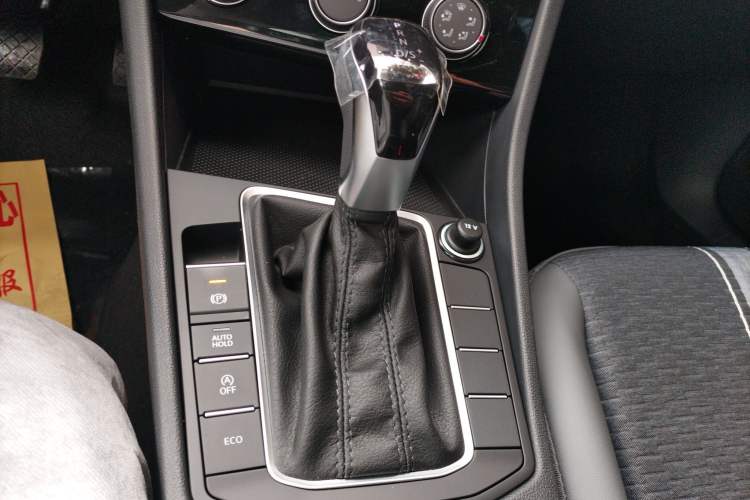 Used Volkswagen Sagitar 2025 Facelifted 300TSI DSG Flyover Edition