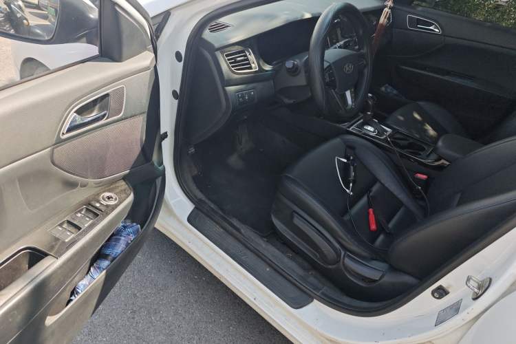 Used Hyundai Mistra 2014 1.8L Automatic Smart GLS
