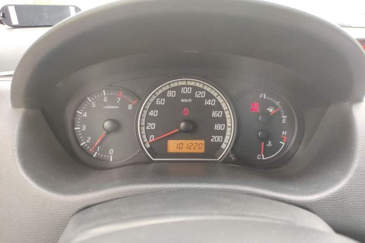 Used Suzuki Swift 2005 1.3L Manual Luxury Model
