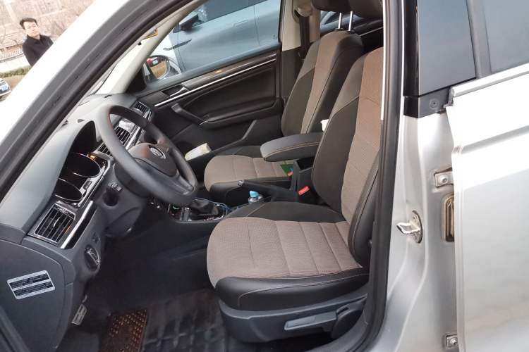 Used Volkswagen C-TREK 2017 1.6L Automatic Comfort Model Left Front Seat