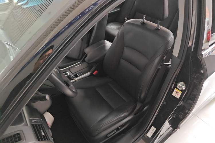 Used Honda Accord 2015 2.0L EX Luxury Edition Left Front Seat