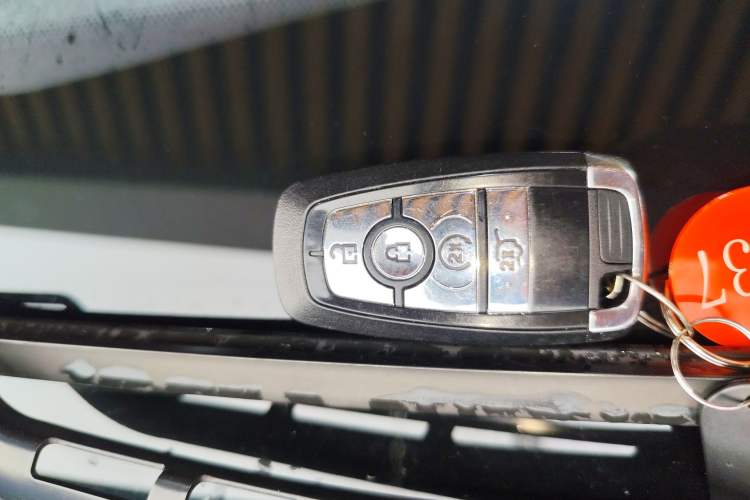 Used Lincoln Corsair 2024 1.5T Two-Wheel Drive Deluxe Hybrid Version Interior 1