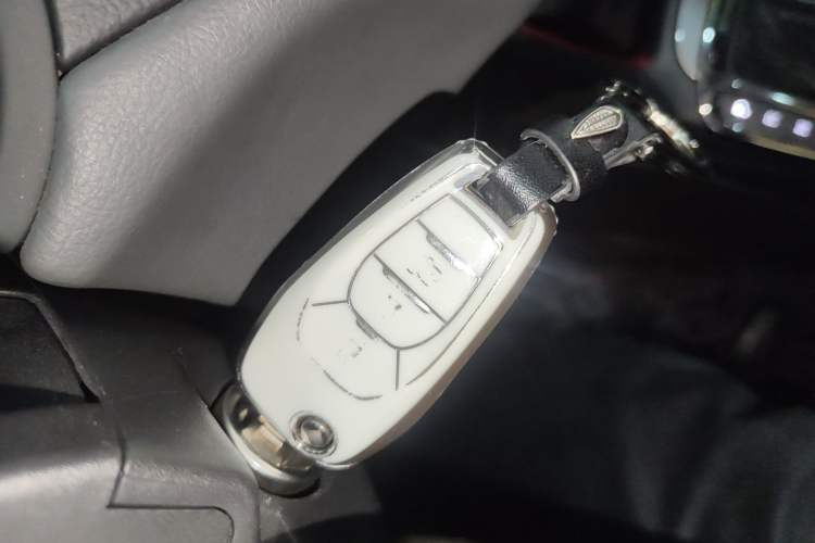 Used Chevrolet Cruze 2018 320 Automatic Pioneer Sunroof Edition Vehicle Key