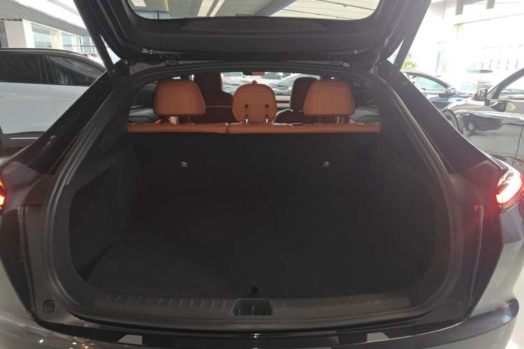 Used ONVO L60 2024 60 kWh Rear-Drive Version
