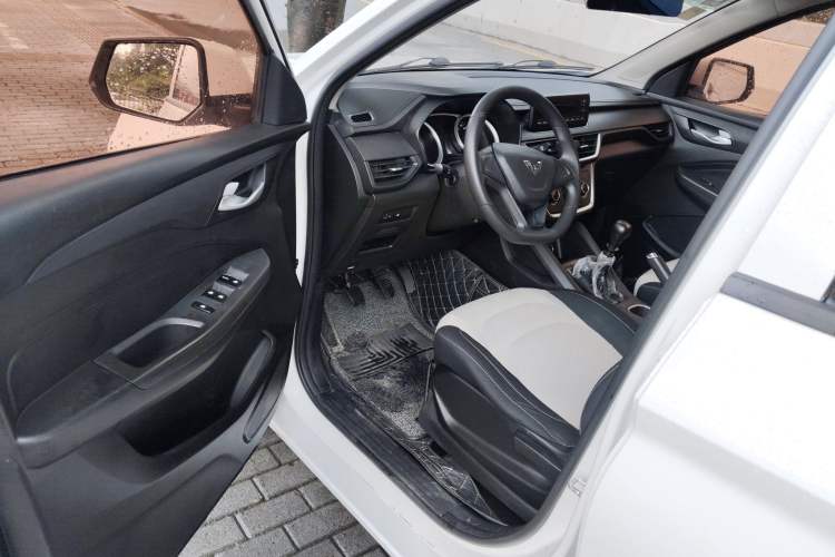 Used Wuling Hongguang S3 2018 1.5L Manual Standard Version China V Standard