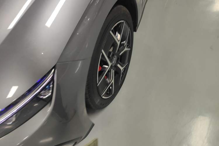 Used BYD Han 2022 EV Genesis Edition 715KM Front-Wheel-Drive Prestige Model Left Front Wheel Hub