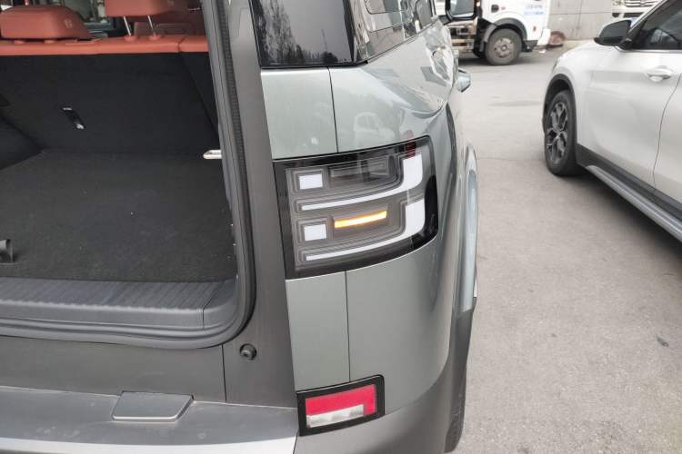 Used Formula Leopard Tai 7 2025 Model 200 km Two-Wheel Drive Max Edition
