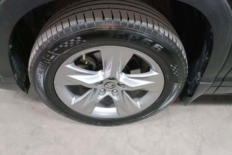 Used Toyota Highlander 2018 2.0T Four-Wheel Drive Luxury Version 7 Seats China VI Standard