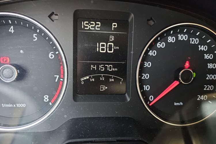 Used Volkswagen Lavida 2013 Revised Version 1.4 TSI DSG Comfort Edition Odometer Close Up