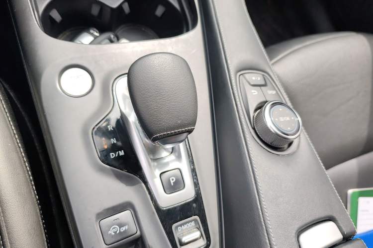 Used Infiniti QX50 2018 2.0T Two-Wheel Drive Fashion Edition Gear Lever
