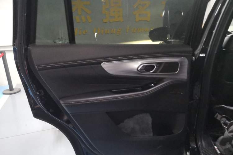 Used GAC Trumpchi GS8 2022 Linghang Series 2.0 TGDI Two-Wheel-Drive Luxury Smart Connectivity Version (7 Seats)
