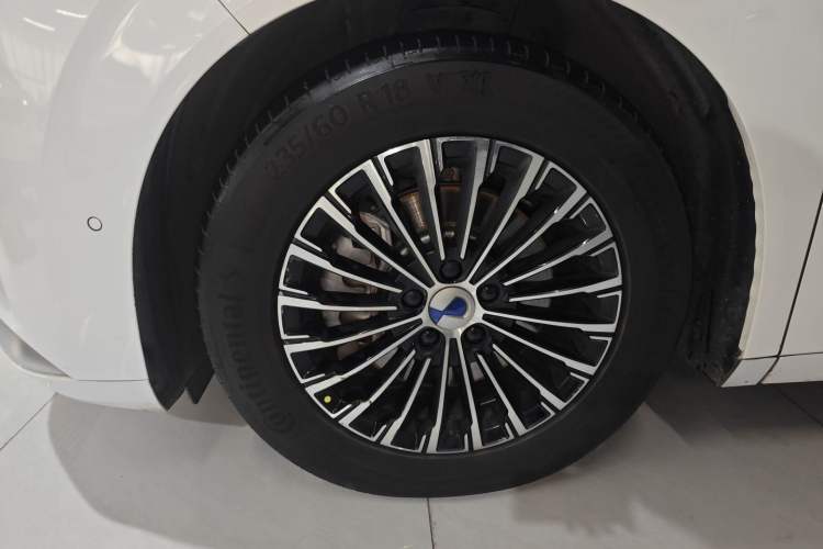 Used Denza D9 2022 DM-i 970 Four-Wheel Drive Flagship Model