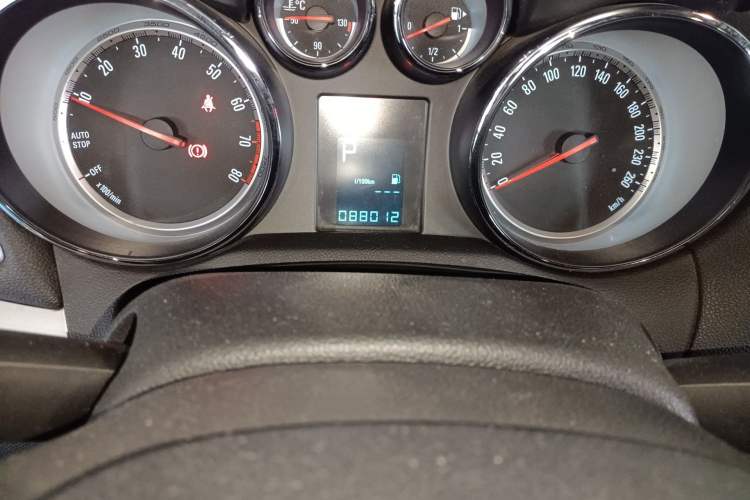 Used Buick Encore 2015 1.4T Automatic Two-Wheel Drive Urban Elite Version
