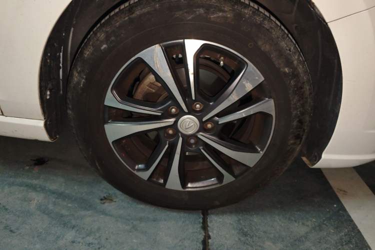 Used CHANGAN Eado 2021 PLUS Blue Whale NE 1.4T GDI DCT Prestige Model Right Front Wheel Hub