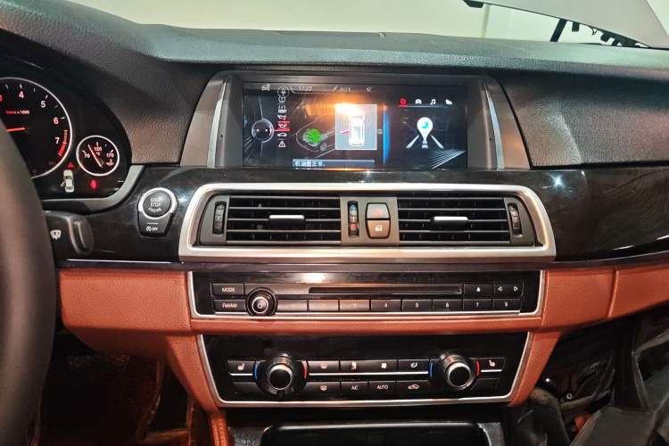 Used BMW 5 Series 2014 525Li Leading Model