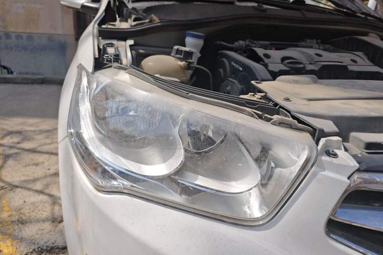 Used Citroen Elysee 2015 Zhishang Edition 1.6L Manual Fashion Model