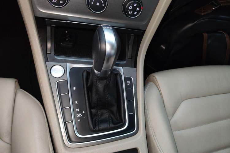 Used Volkswagen Golf 2015 1.4TSI Automatic Luxury Model