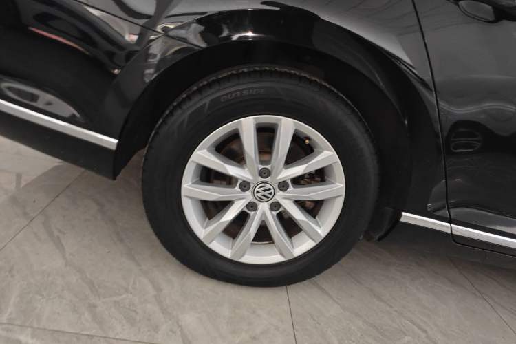 Used Volkswagen Magotan 2018 280TSI DSG Enjoyment Model Right Rear Wheel Hub