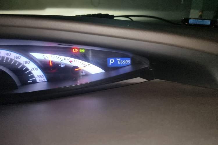 Used Toyota Previa 2012 2.4L 7-Seater Luxury Edition Odometer Close Up